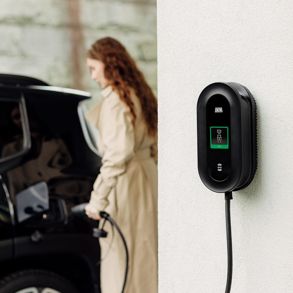 DEFA Power 22 kW vs. muut latausasemat